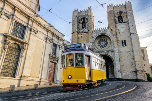 κίτρινα τραμ, Λισαβόνα, Πορτογαλία - Φωτογραφία, εικόνα