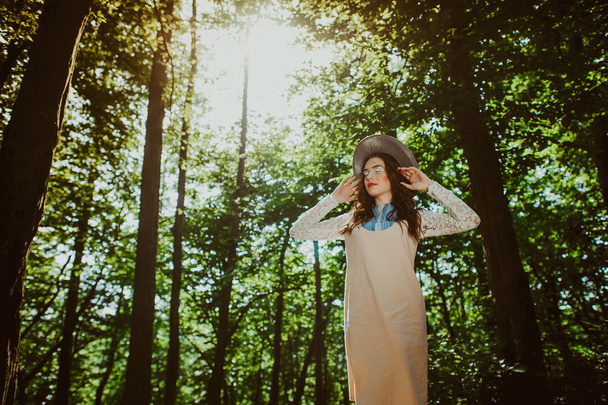 beautiful young girl in the woods - Valokuva, kuva