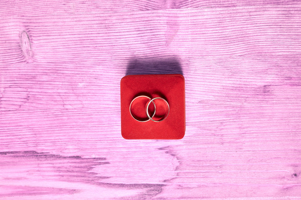 snubní prsteny v krabici - Fotografie, Obrázek