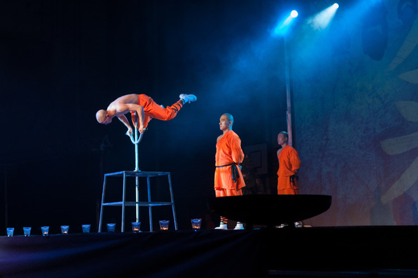 zeigen die mystischen Kräfte der Shaolin-Mönche aus China  - Foto, Bild