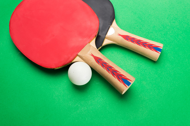 tabletennis racket and ball on table - Foto, Imagen