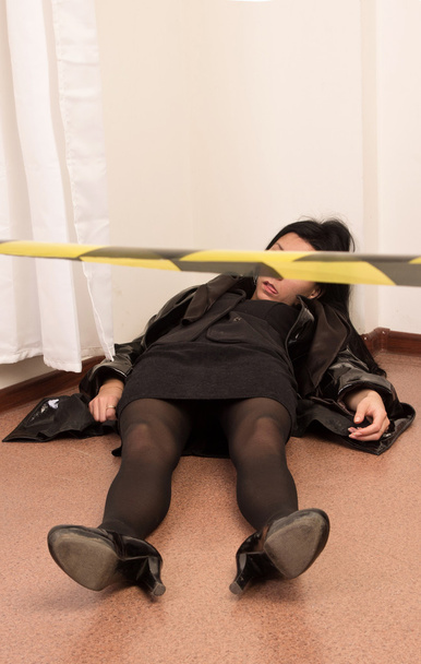 Usmrcených obětí ležící na podlaze (imitace) - Fotografie, Obrázek