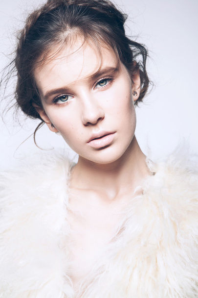 Model Girl in Fur - Foto, Imagen