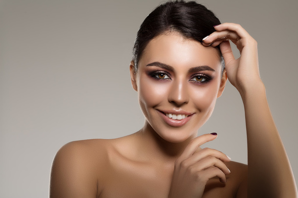 Beautiful model woman in beauty salon makeup Young modern girl i - Zdjęcie, obraz