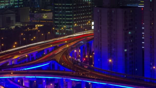 jasne noc światła ruchu estakady road 4 k czas wygasa z shanghai miasta - Materiał filmowy, wideo