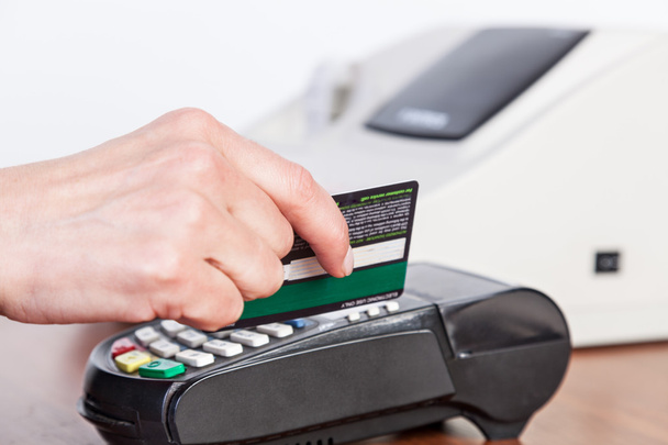 Kreditkartenzahlung, Kauf und Verkauf von Produkten und Dienstleistungen. - Foto, Bild
