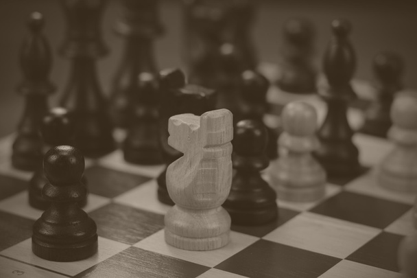 Шахматная доска с игрой
 - Фото, изображение