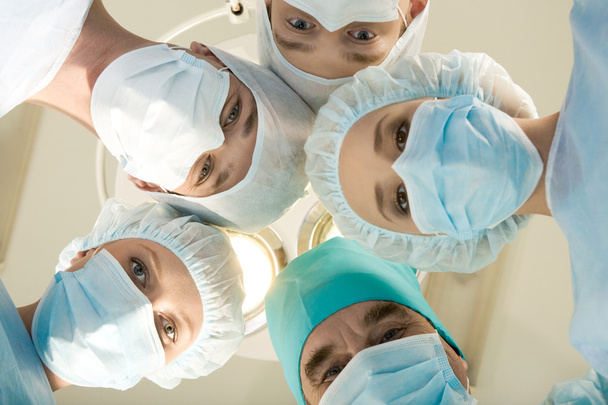 Grupo de cirujanos
 - Foto, Imagen