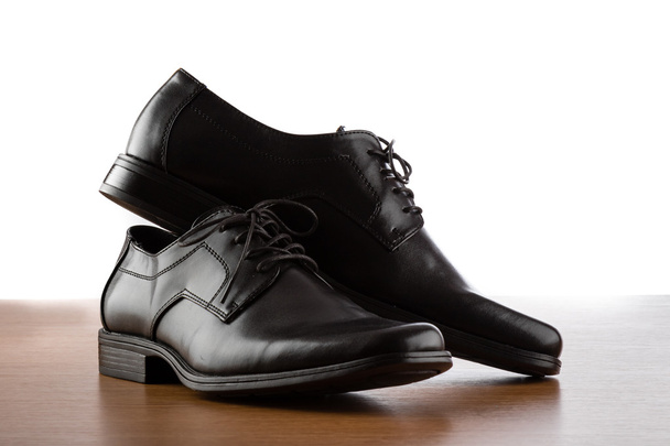 mustat kengät lattialla - Valokuva, kuva