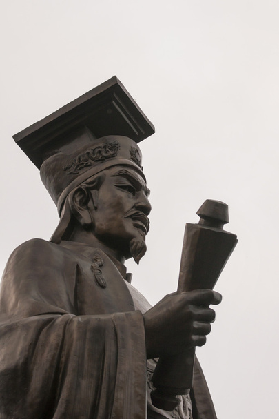 Gros plan de Ly Thai To statue - sa tête
. - Photo, image
