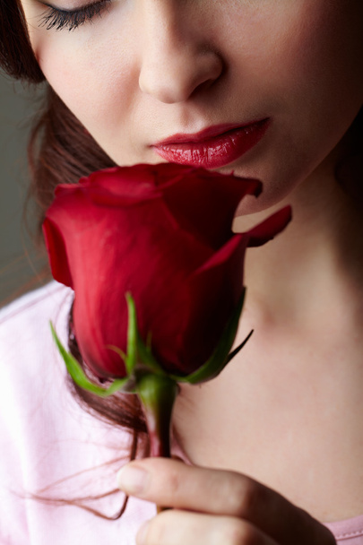 Ruusun tuoksu
 - Valokuva, kuva