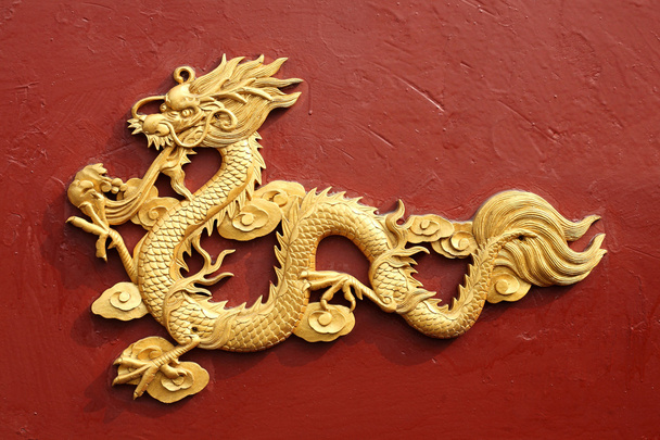 Dragon sculpture on porcelain - Photo, Image
