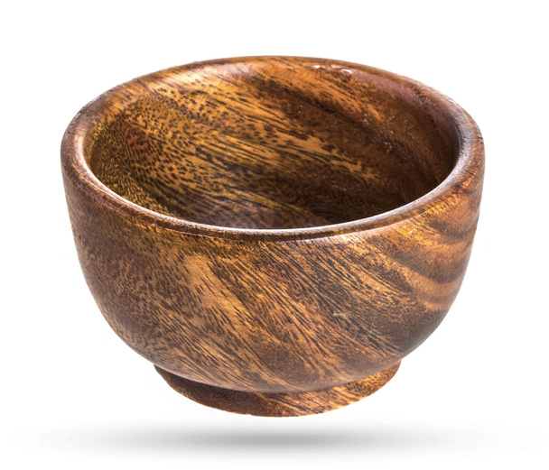 Fából készült bowl elszigetelt fehér background a vágógörbét. Szemközti nézet. - Fotó, kép