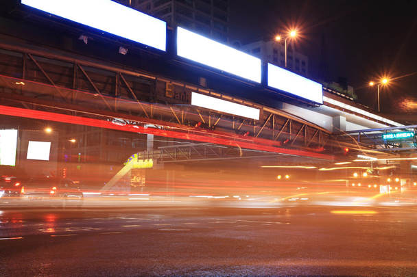 Pohled na noční městský provoz - Fotografie, Obrázek