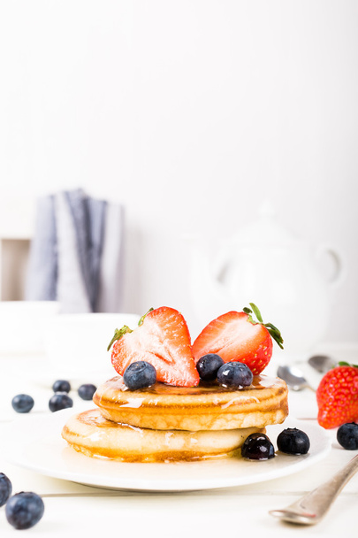 Homemade pancakes with berries. - Foto, Imagem