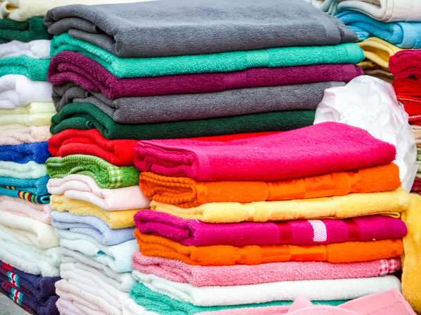 handdoeken in allerlei maten, stijlen en kleuren hebben - Foto, afbeelding