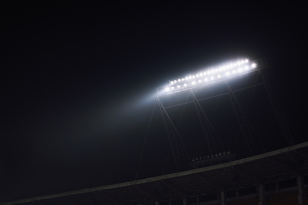 Vista de las luces del estadio por la noche
 - Foto, imagen