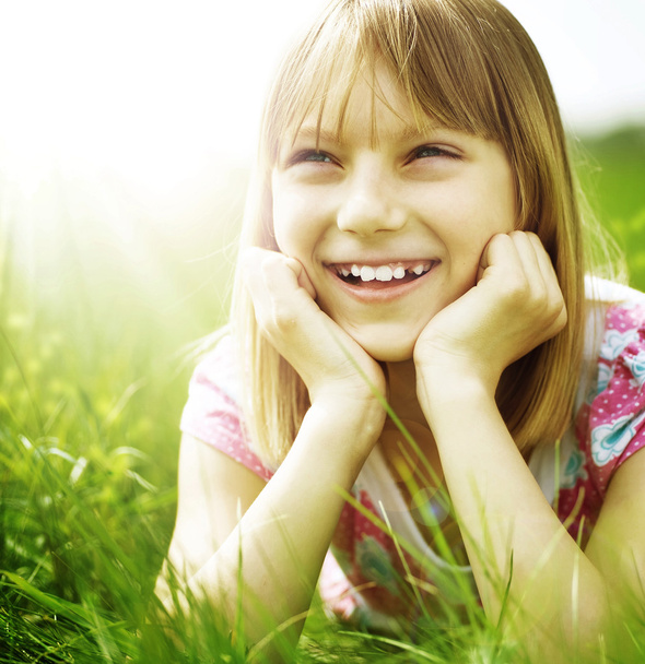 Happy Little Girl Outdoor - Foto, Bild