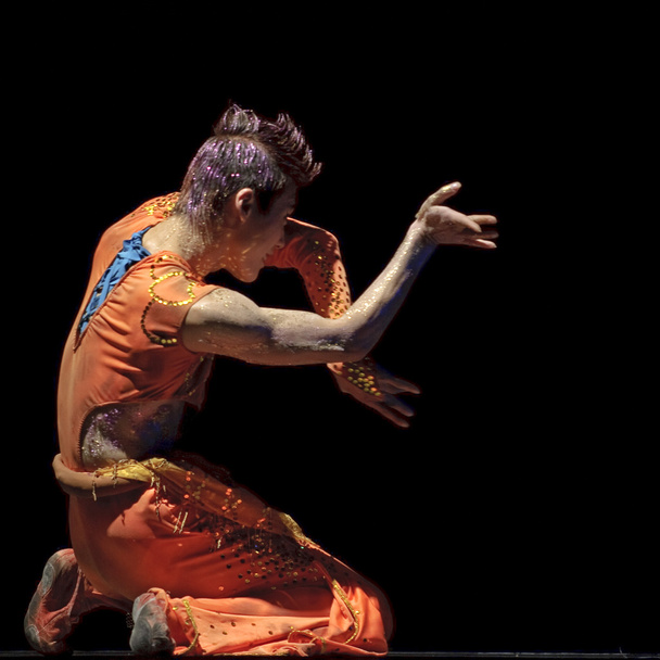 Chinese modern dancer - Fotó, kép