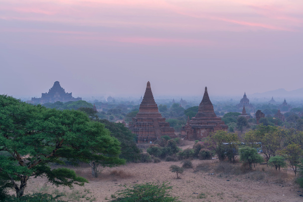 Pagode de Old Bagan, Mianmar
 - Foto, Imagem