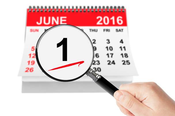 Sommerkonzept. 1. Juni 2016 Kalender mit Lupe  - Foto, Bild