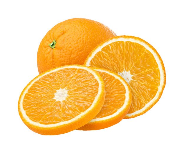 クリッピング パスと白い背景に分離されたオレンジ色の果物のスライス. - 写真・画像