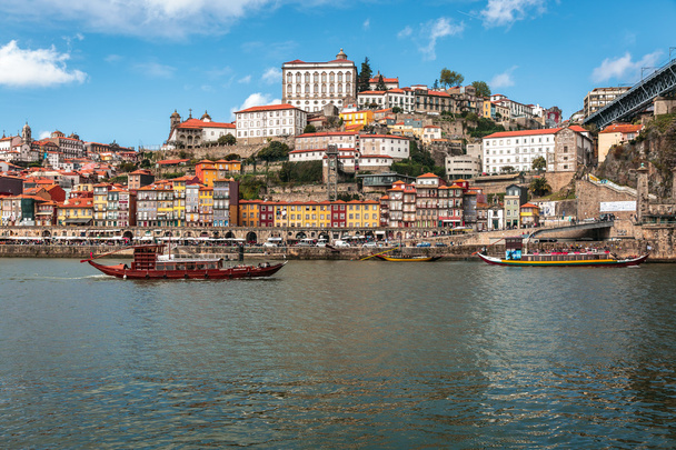 Oporto, la famosa città del nord del Portogallo
 - Foto, immagini