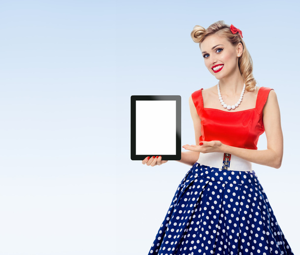 woman, showing blank no-name tablet pc monitor, with copyspace - Foto, Imagen