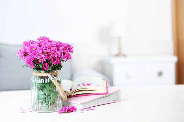Beautiful flowers in vase  - Foto, Imagem