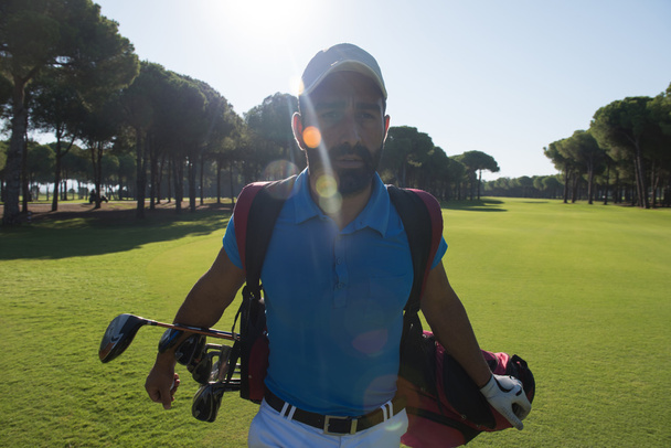 Giocatore di golf a piedi
 - Foto, immagini