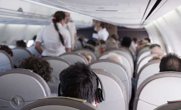 wnętrze samolotu z pasażerów  - Zdjęcie, obraz