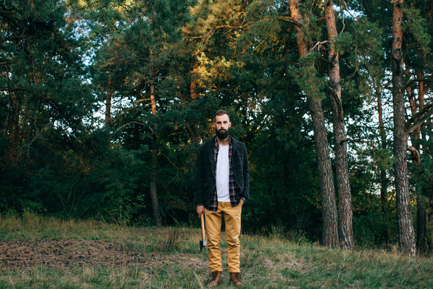 Hipster gypsy man in the forest - Foto, Bild