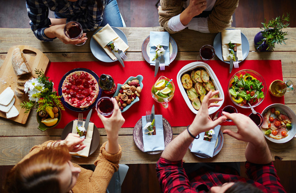 lidé jíst večeři - Fotografie, Obrázek