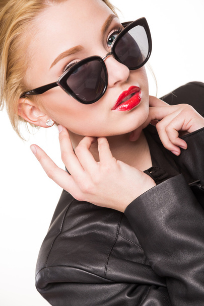 girl in sunglasses jacket - Foto, afbeelding