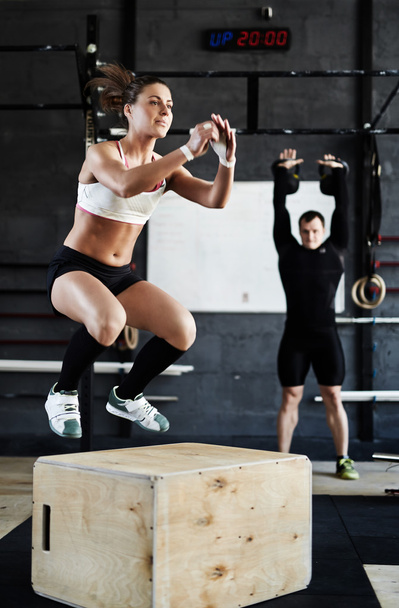 Žena, školení na skok box - Fotografie, Obrázek