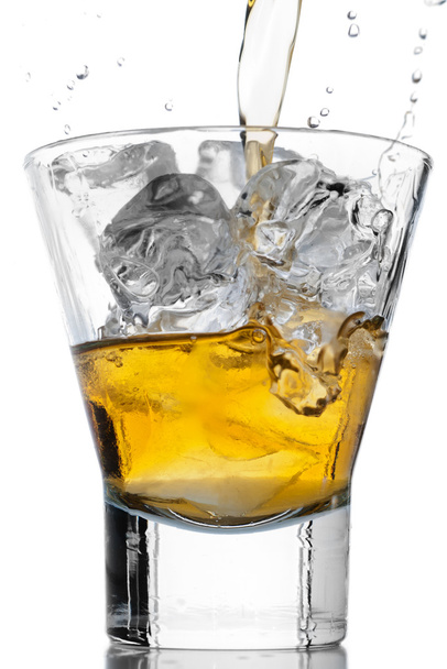 Whiskey and ice on white - Φωτογραφία, εικόνα
