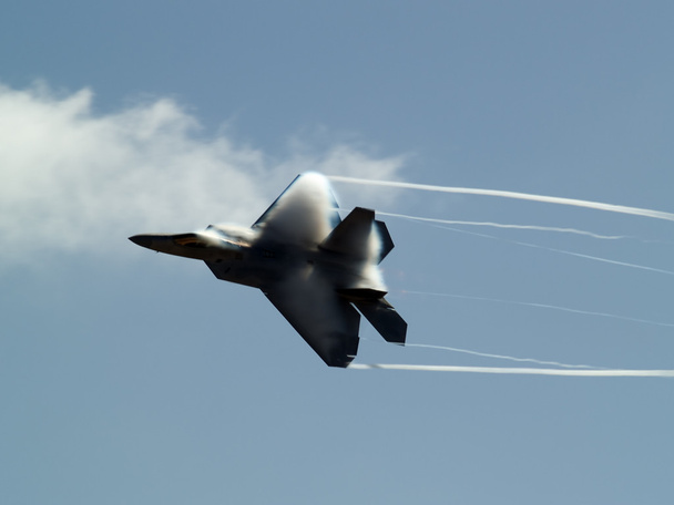 F-22 giro rápido
 - Foto, Imagen