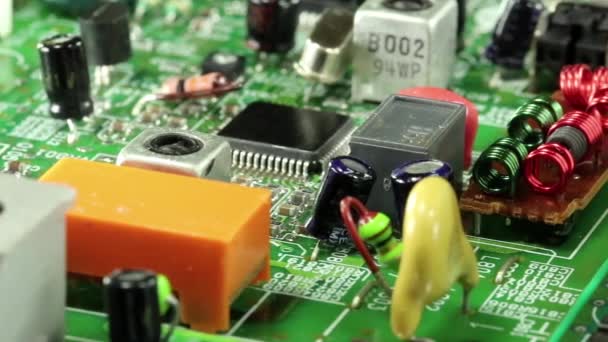 Microcircuit çip ile elektronik bileşenler - Video, Çekim