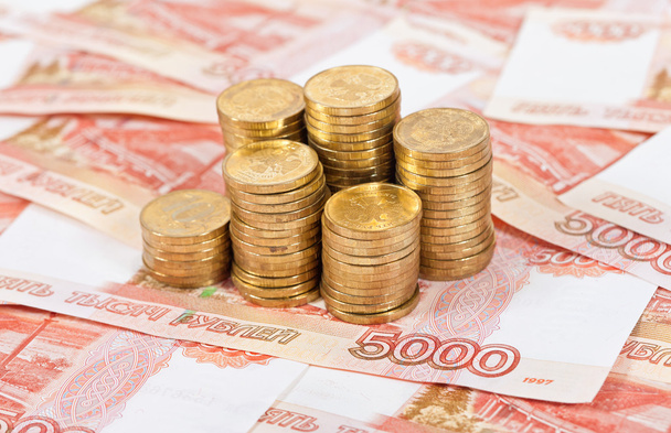 Ρωσικά ρούβλια τραπεζογραμμάτια και κέρματα. - Φωτογραφία, εικόνα