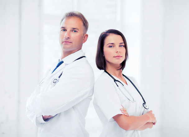 δύο γιατροί με Στηθοσκόπια - Φωτογραφία, εικόνα