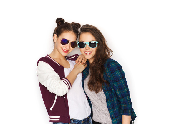happy smiling pretty teenage girls in sunglasses - Фото, зображення