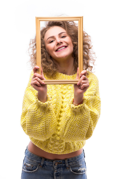 Happy smiling woman with frame - Foto, afbeelding