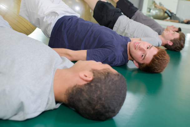 boys training in the gym - Foto, Bild