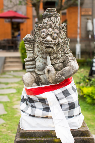 Tradizionale statua demoniaca sull'isola di Bali
 - Foto, immagini