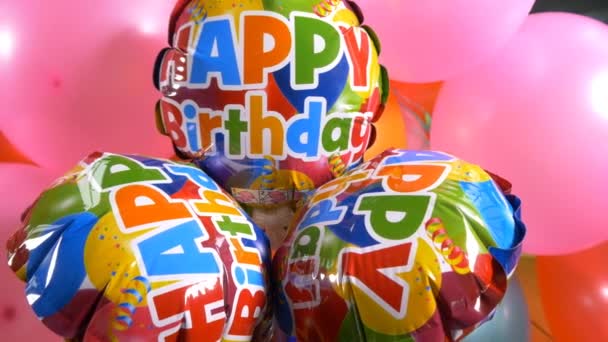 Ευτυχισμένος γενέθλια μήνυμα σε μπαλόνια - Πλάνα, βίντεο