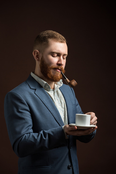 Portrait of man in suit smoking pipe - Zdjęcie, obraz