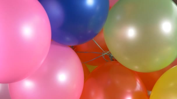 Šťastné narozeniny barevné bubliny - Záběry, video