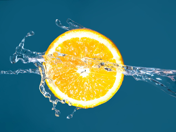 Pomeranč ve vodě - Fotografie, Obrázek