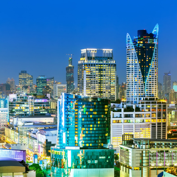 Бангкок, деловой район с высокой застройкой,
 - Фото, изображение