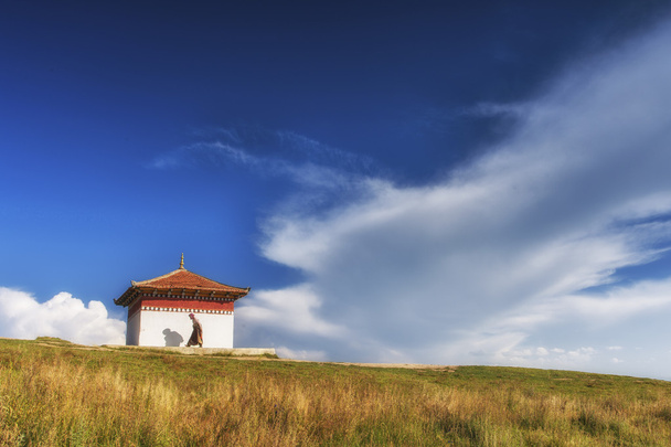 Tang Ke otlaklar insanlar tarafından, Dua açmak - Fotoğraf, Görsel